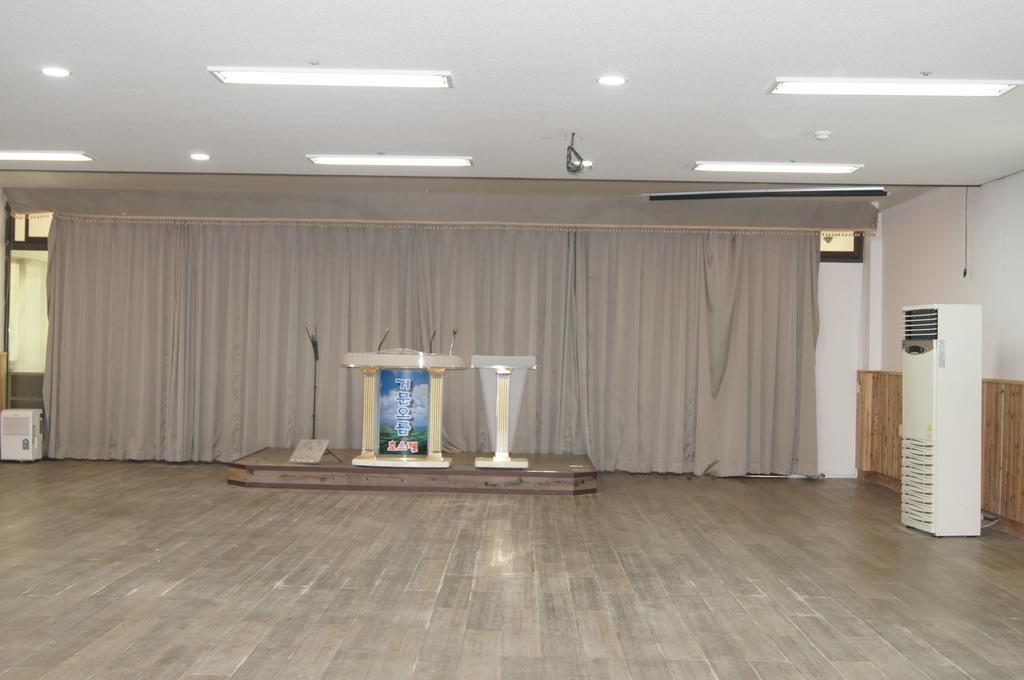 Geomunoreum Hostel Jeju Eksteriør billede