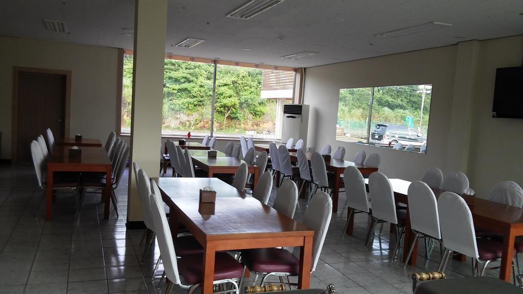 Geomunoreum Hostel Jeju Eksteriør billede