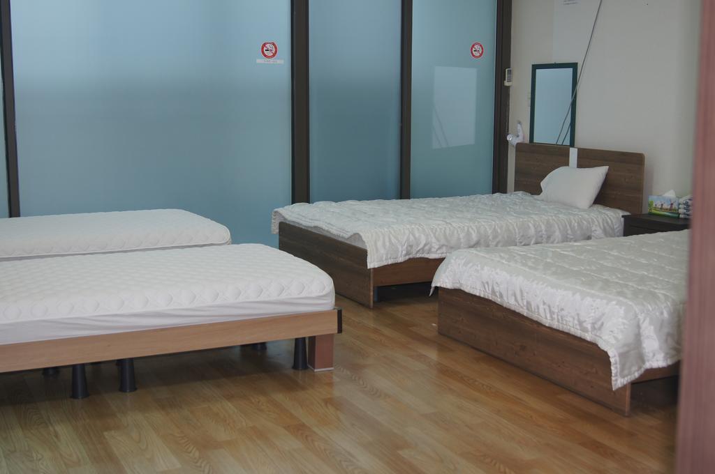 Geomunoreum Hostel Jeju Eksteriør billede