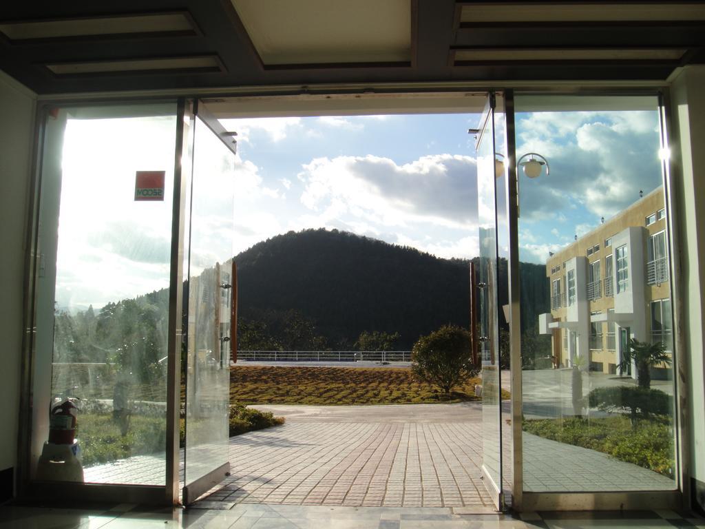 Geomunoreum Hostel Jeju Eksteriør billede