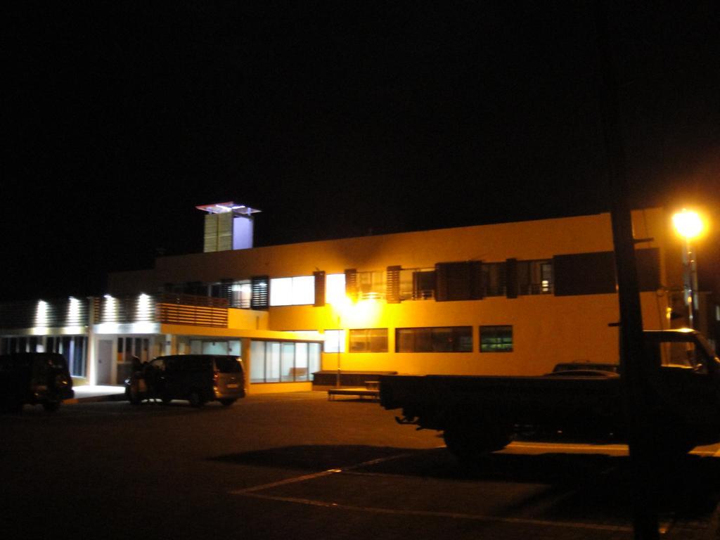 Geomunoreum Hostel Jeju Eksteriør billede