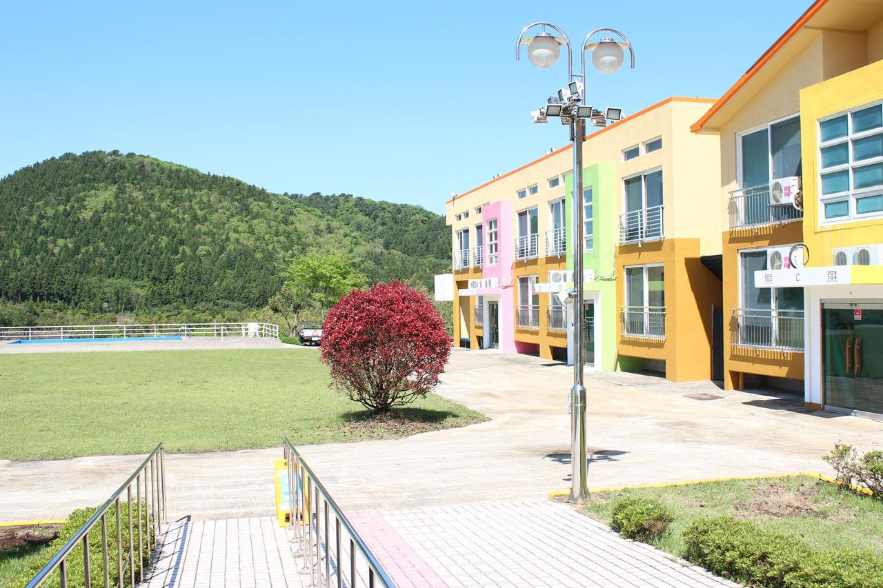 Geomunoreum Hostel Jeju Eksteriør billede