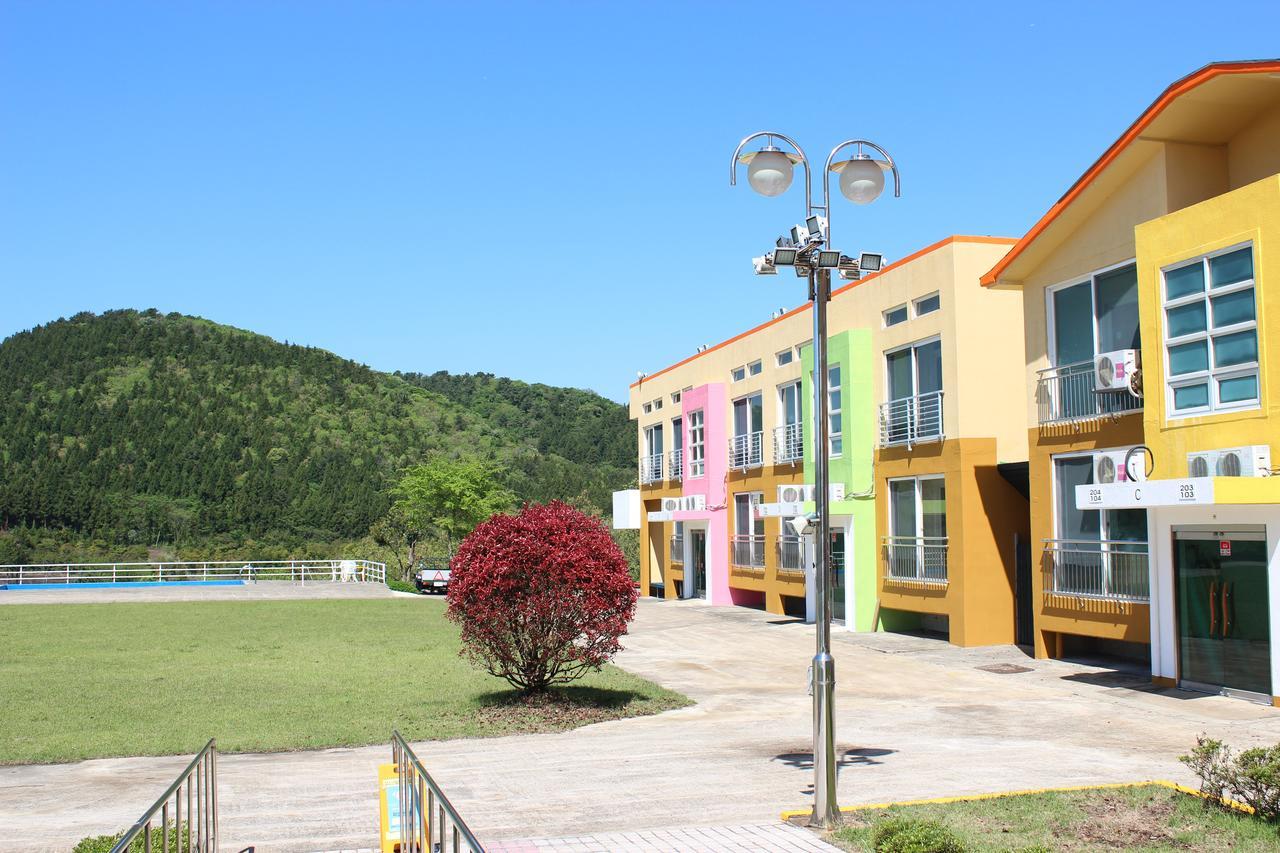 Geomunoreum Hostel Jeju Eksteriør billede