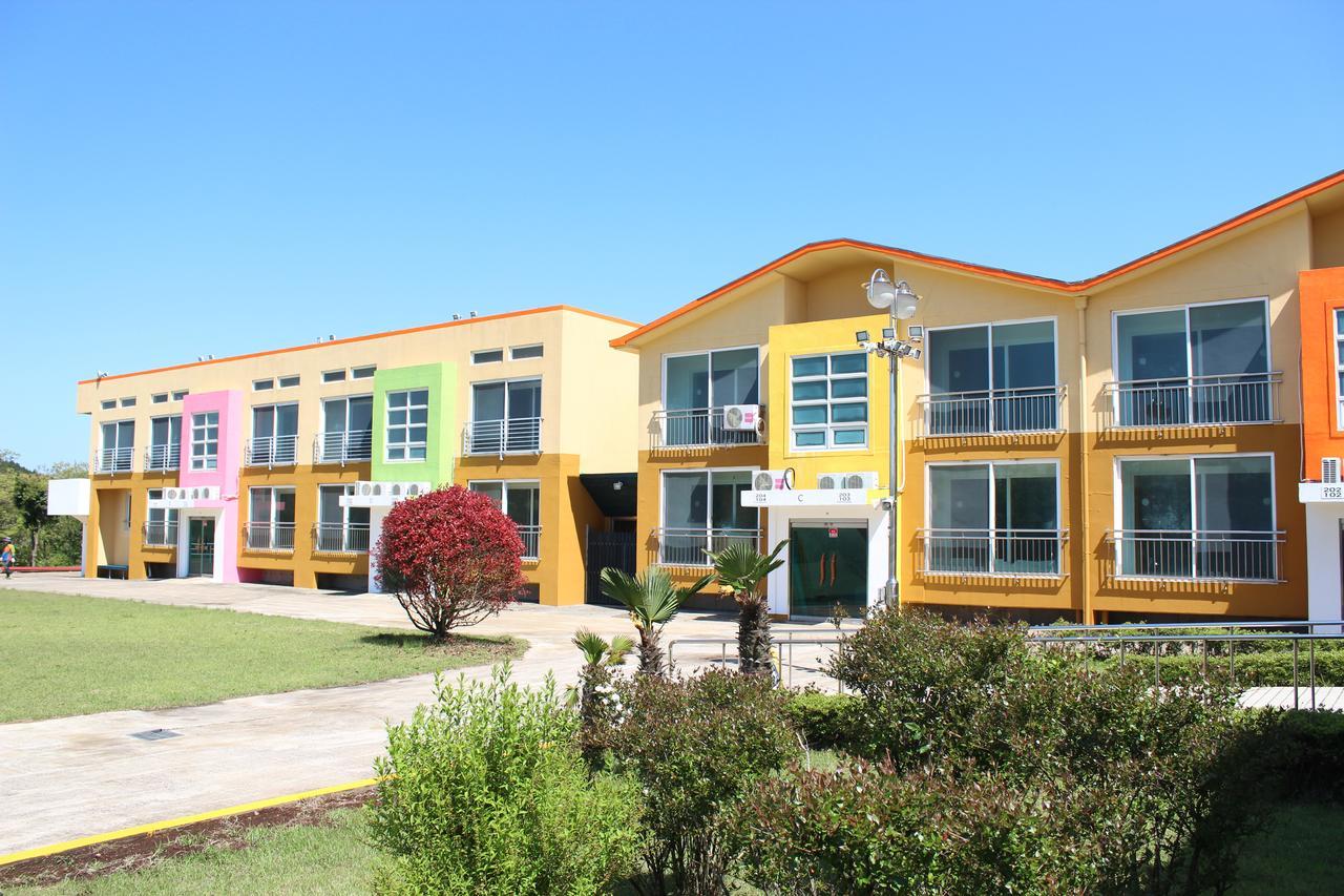 Geomunoreum Hostel Jeju Eksteriør billede
