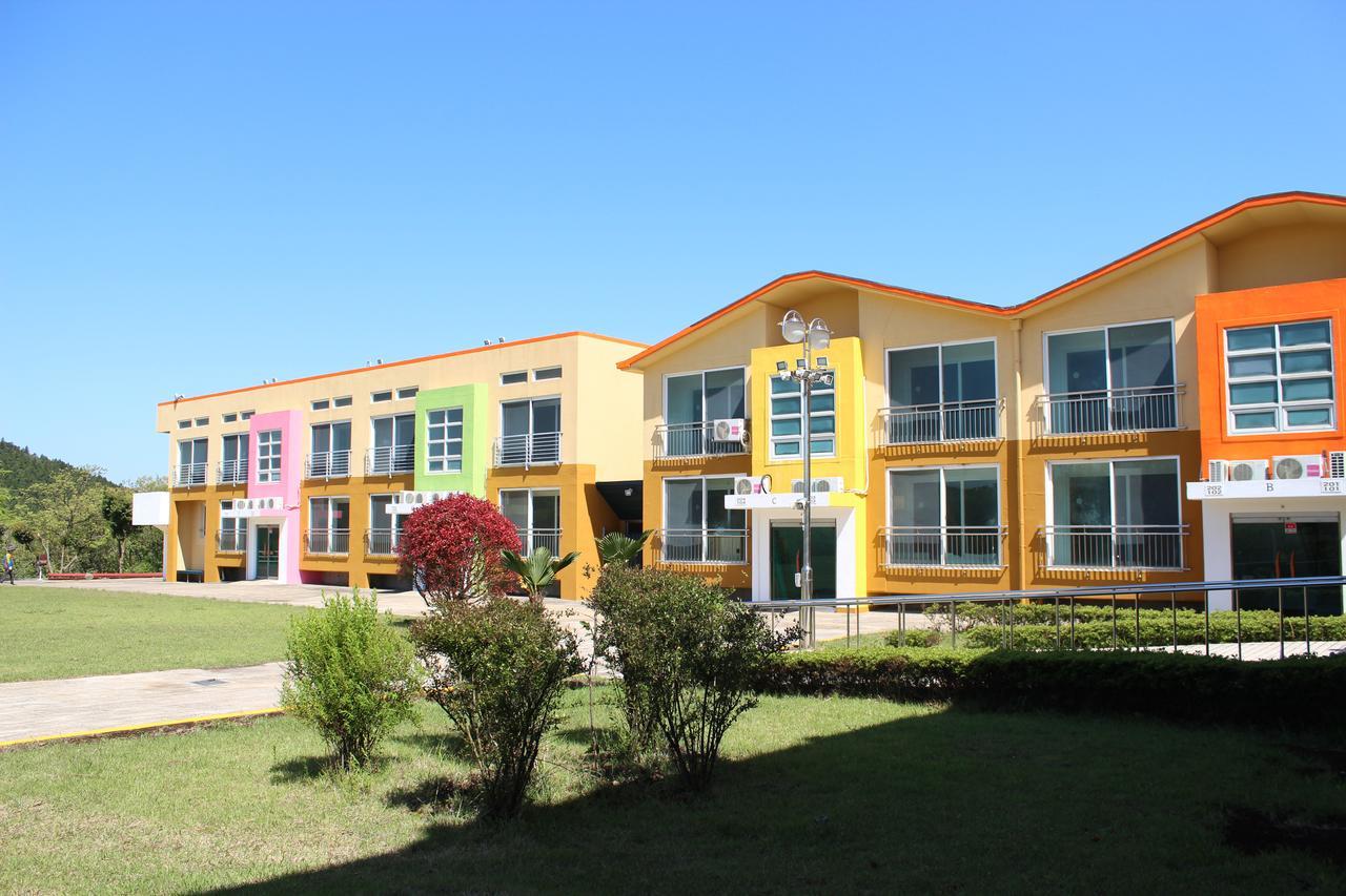 Geomunoreum Hostel Jeju Eksteriør billede