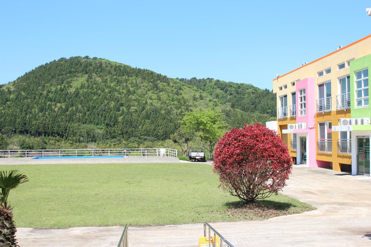 Geomunoreum Hostel Jeju Eksteriør billede